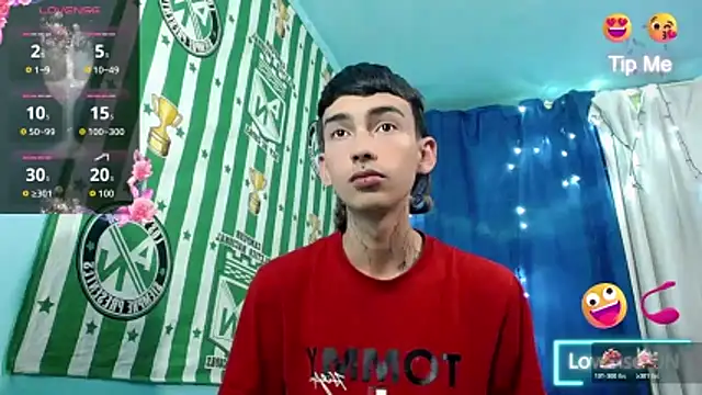 Snapshot of ttimy_x_boy chatting on 20, 12, 2025 ttimy x boy online show from 20, 12, 2025