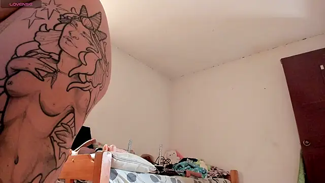 Miss oliviaa online show from 4, 11, 2025