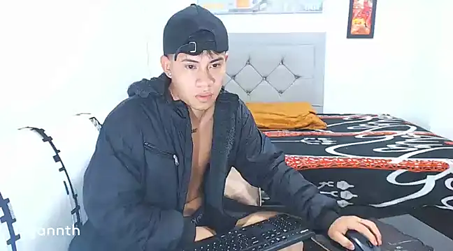 Snapshot of logannth chatting on 6, 1, 2025 logannth online show from 6, 1, 2025