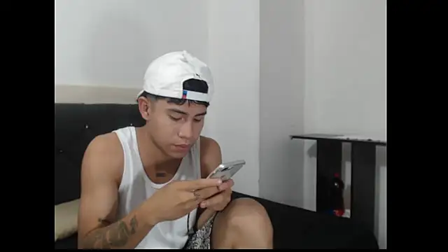 Snapshot of logannth chatting on 19, 10, 2025 logannth online show from 19, 10, 2025