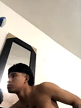 Snapshot of logannth chatting on 4, 11, 2025 logannth online show from 4, 11, 2025