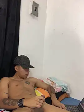 Snapshot of logannth chatting on 27, 11, 2025 logannth online show from 27, 11, 2025