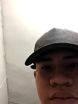 Snapshot of logannth chatting on 1, 12, 2025 logannth online show from 1, 12, 2025