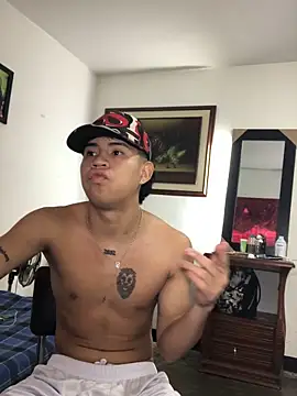 Snapshot of logannth chatting on 15, 12, 2025 logannth online show from 15, 12, 2025