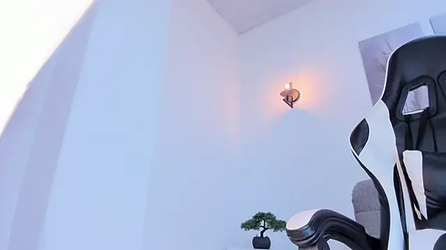 Snapshot of Brittany_cute18 chatting on 22, 3, 2025 Brittany cute18 online show from 22, 3, 2025