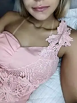 Snapshot of fofinhaa12 chatting on 5, 2, 2025 fofinhaa12 online show from 5, 2, 2025