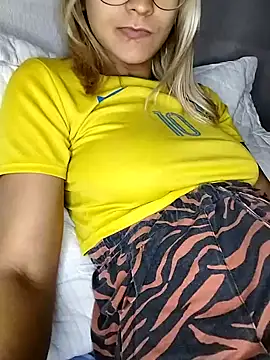 Snapshot of fofinhaa12 chatting on 13, 2, 2025 fofinhaa12 online show from 13, 2, 2025