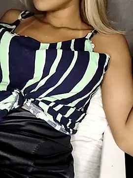 Snapshot of fofinhaa12 chatting on 22, 3, 2025 fofinhaa12 online show from 22, 3, 2025