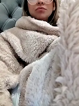 Snapshot of fofinhaa12 chatting on 5, 10, 2025 fofinhaa12 online show from 5, 10, 2025