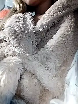 Snapshot of fofinhaa12 chatting on 27, 11, 2025 fofinhaa12 online show from 27, 11, 2025