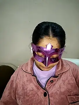 Snapshot of bigtitsqueen chatting on 12, 11, 2025 bigtitsqueen online show from 12, 11, 2025