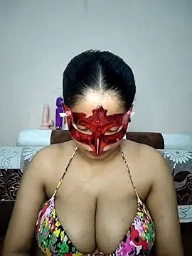 Snapshot of bigtitsqueen chatting on 7, 2, 2026 bigtitsqueen online show from 7, 2, 2026