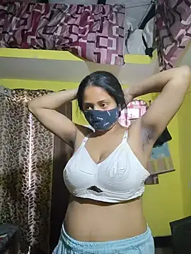 Snapshot of bigtitsqueen chatting on 17, 6, 2026 bigtitsqueen online show from 17, 6, 2026
