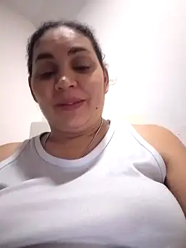 Snapshot of MirandaSoto chatting on 9, 2, 2025 MirandaSoto online show from 9, 2, 2025