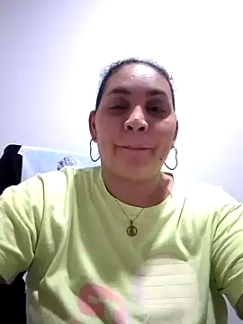 Snapshot of MirandaSoto chatting on 28, 2, 2025 MirandaSoto online show from 28, 2, 2025