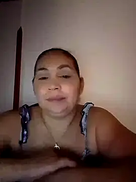 Snapshot of MirandaSoto chatting on 4, 3, 2025 MirandaSoto online show from 4, 3, 2025