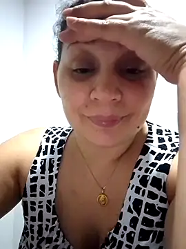 Snapshot of MirandaSoto chatting on 8, 3, 2025 MirandaSoto online show from 8, 3, 2025