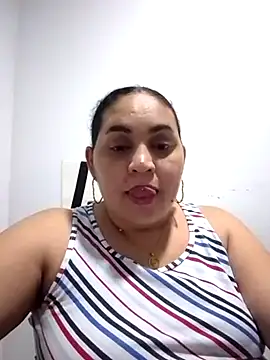 Snapshot of MirandaSoto chatting on 9, 3, 2025 MirandaSoto online show from 9, 3, 2025