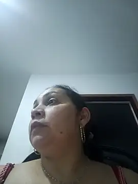 Snapshot of MirandaSoto chatting on 10, 9, 2025 MirandaSoto online show from 10, 9, 2025