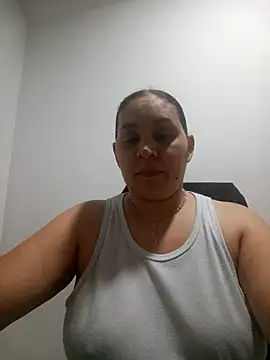 Snapshot of MirandaSoto chatting on 18, 9, 2025 MirandaSoto online show from 18, 9, 2025