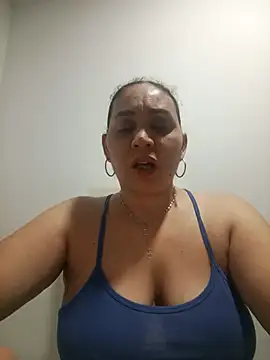 Snapshot of MirandaSoto chatting on 11, 10, 2025 MirandaSoto online show from 11, 10, 2025