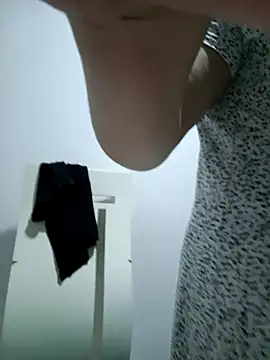 Snapshot of MirandaSoto chatting on 12, 10, 2025 MirandaSoto online show from 12, 10, 2025