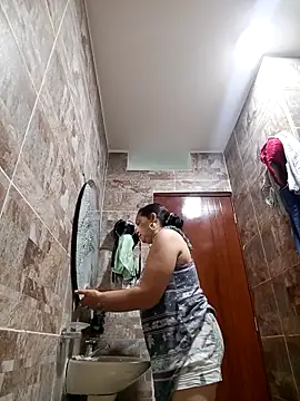 Snapshot of MirandaSoto chatting on 13, 10, 2025 MirandaSoto online show from 13, 10, 2025