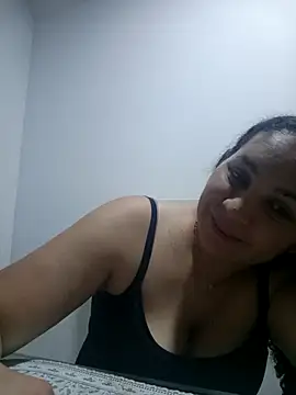 Snapshot of MirandaSoto chatting on 18, 10, 2025 MirandaSoto online show from 18, 10, 2025