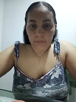 Snapshot of MirandaSoto chatting on 21, 10, 2025 MirandaSoto online show from 21, 10, 2025