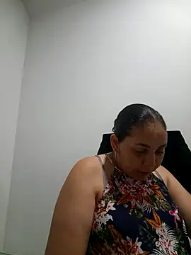 Snapshot of MirandaSoto chatting on 5, 11, 2025 MirandaSoto online show from 5, 11, 2025