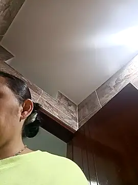 Snapshot of MirandaSoto chatting on 9, 11, 2025 MirandaSoto online show from 9, 11, 2025