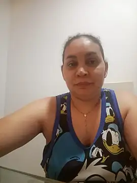 Snapshot of MirandaSoto chatting on 15, 12, 2025 MirandaSoto online show from 15, 12, 2025