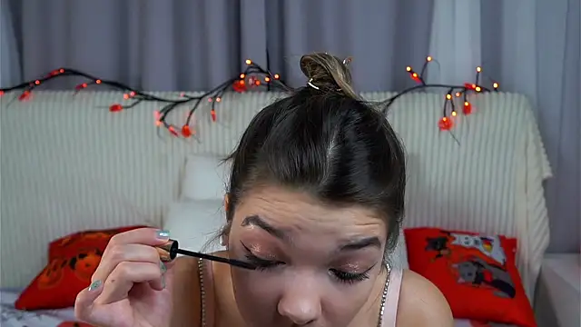 VeronaAppleberry online show from 29, 10, 2025