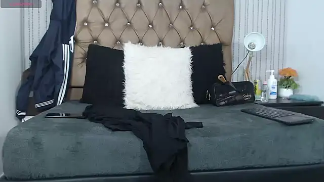 Snapshot of veneno_hot chatting on 3, 2, 2025 veneno hot online show from 3, 2, 2025