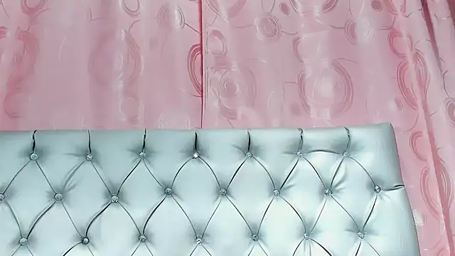 Snapshot of veneno_hot chatting on 23, 9, 2025 veneno hot online show from 23, 9, 2025