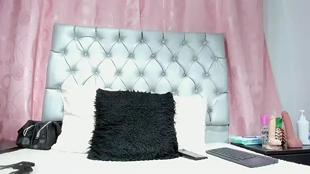 Snapshot of veneno_hot chatting on 11, 11, 2025 veneno hot online show from 11, 11, 2025