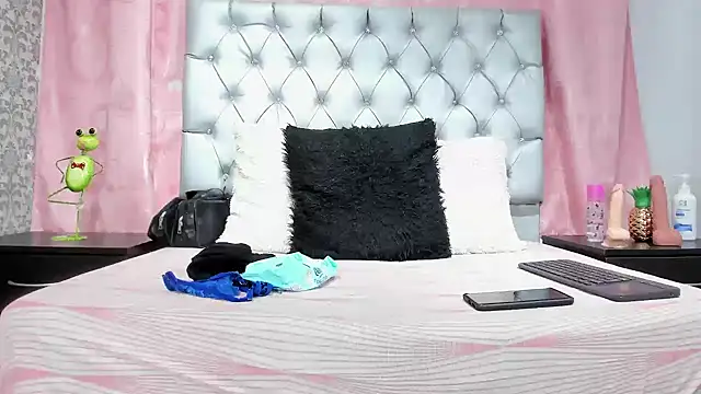 Snapshot of veneno_hot chatting on 13, 11, 2025 veneno hot online show from 13, 11, 2025