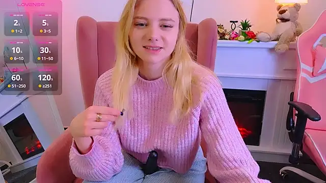 Snapshot of MirraBellanta chatting on 8, 2, 2025 MirraBellanta online show from 8, 2, 2025