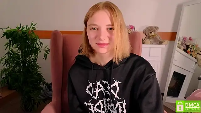 Snapshot of MirraBellanta chatting on 1, 11, 2025 MirraBellanta online show from 1, 11, 2025