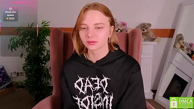 Snapshot of MirraBellanta chatting on 8, 11, 2025 MirraBellanta online show from 8, 11, 2025