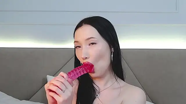 LeilaLow online show from 21, 3, 2025