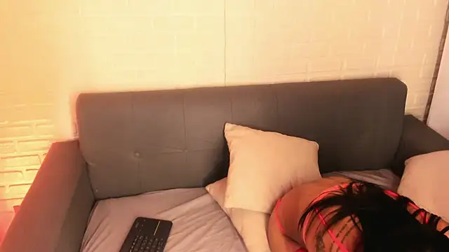 Snapshot of karina_gomez_18 chatting on 19, 11, 2025 karina gomez 18 online show from 19, 11, 2025