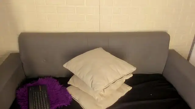 Snapshot of karina_gomez_18 chatting on 14, 12, 2025 karina gomez 18 online show from 14, 12, 2025