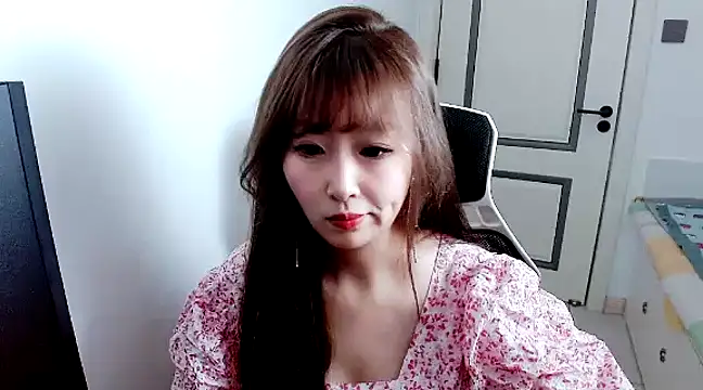 Snapshot of zhenzhen999 chatting on 12, 12, 2024 zhenzhen999 online show from 12, 12, 2024