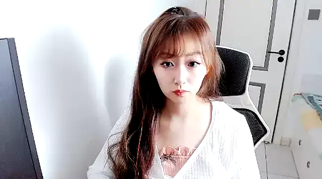 Snapshot of zhenzhen999 chatting on 27, 12, 2024 zhenzhen999 online show from 27, 12, 2024