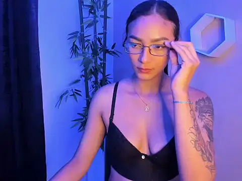 Snapshot of ASIAM_BRUNET chatting on 4, 5, 2026 ASIAM BRUNET online show from 4, 5, 2026
