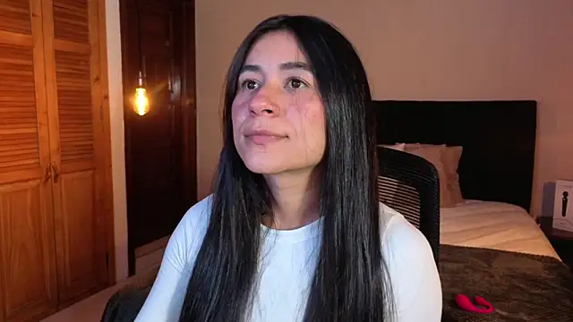 ChloeTurner  online show from 6, 4, 2026