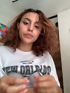 Snapshot of Katee_Jones chatting on 3, 1, 2025 Katee Jones online show from 3, 1, 2025