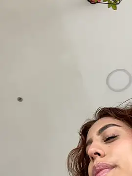 Snapshot of Katee_Jones chatting on 6, 11, 2025 Katee Jones online show from 6, 11, 2025