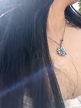 Snapshot of _laina_ chatting on 2, 1, 2025 laina online show from 2, 1, 2025